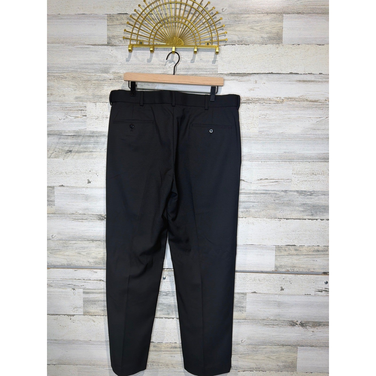 Stafford Travel Dress Pants Mens 36x30 Black Classic Fit Wrinkle Free EUC2