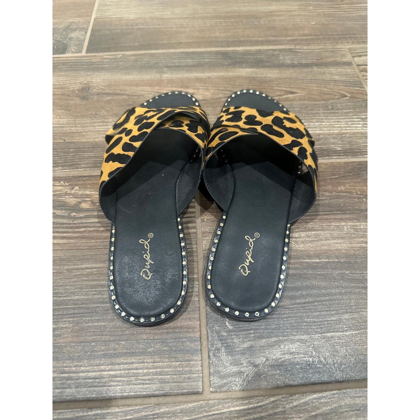 Qupid Slides Women Size 8 Leopard Print Studded Criss Cross Sandals EUC1