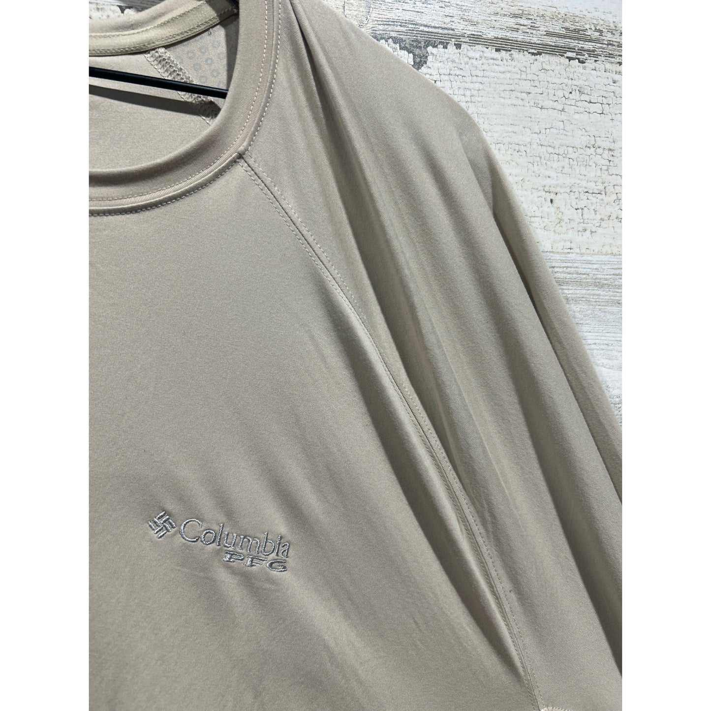 Columbia Performance T-Shirt Men XXL Tan Raglan Sleeve Gorpcore EUC2
