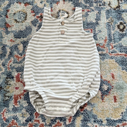 Quincy Mae Romper Baby 0-3M Gray White Striped Organic Cotton Minimalist *Flawed0