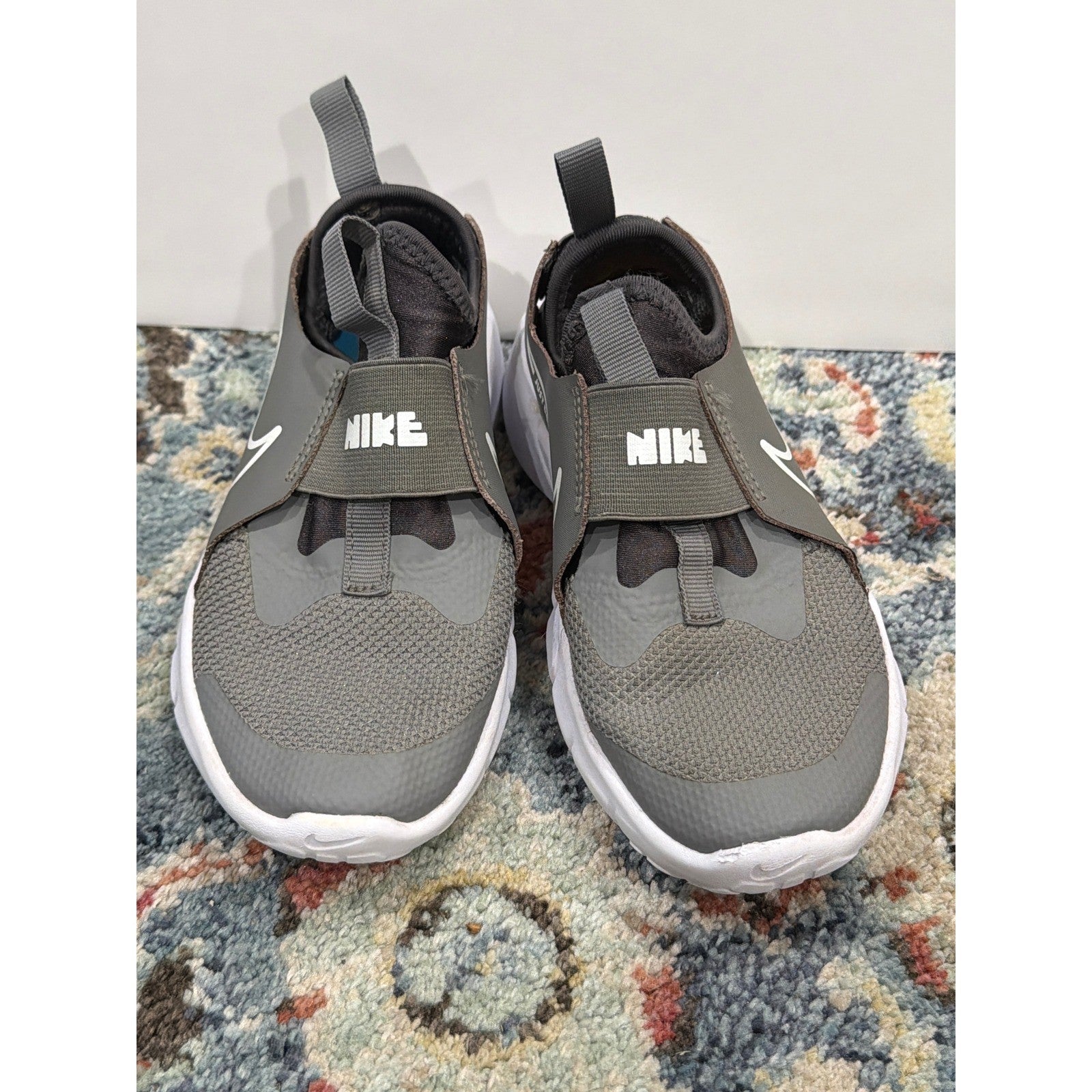 Nike Flex Runner 2 Sneakers Fits Boys 11.5-12c Grey Slip-On Athletic1