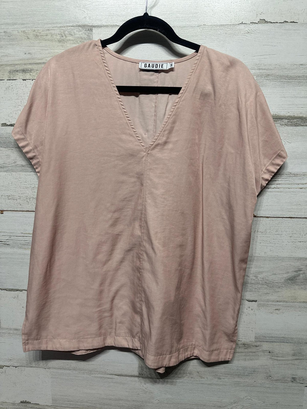 Gaudie V-Neck Blouse Women Size M Pink Button Back Short Sleeve EUC0