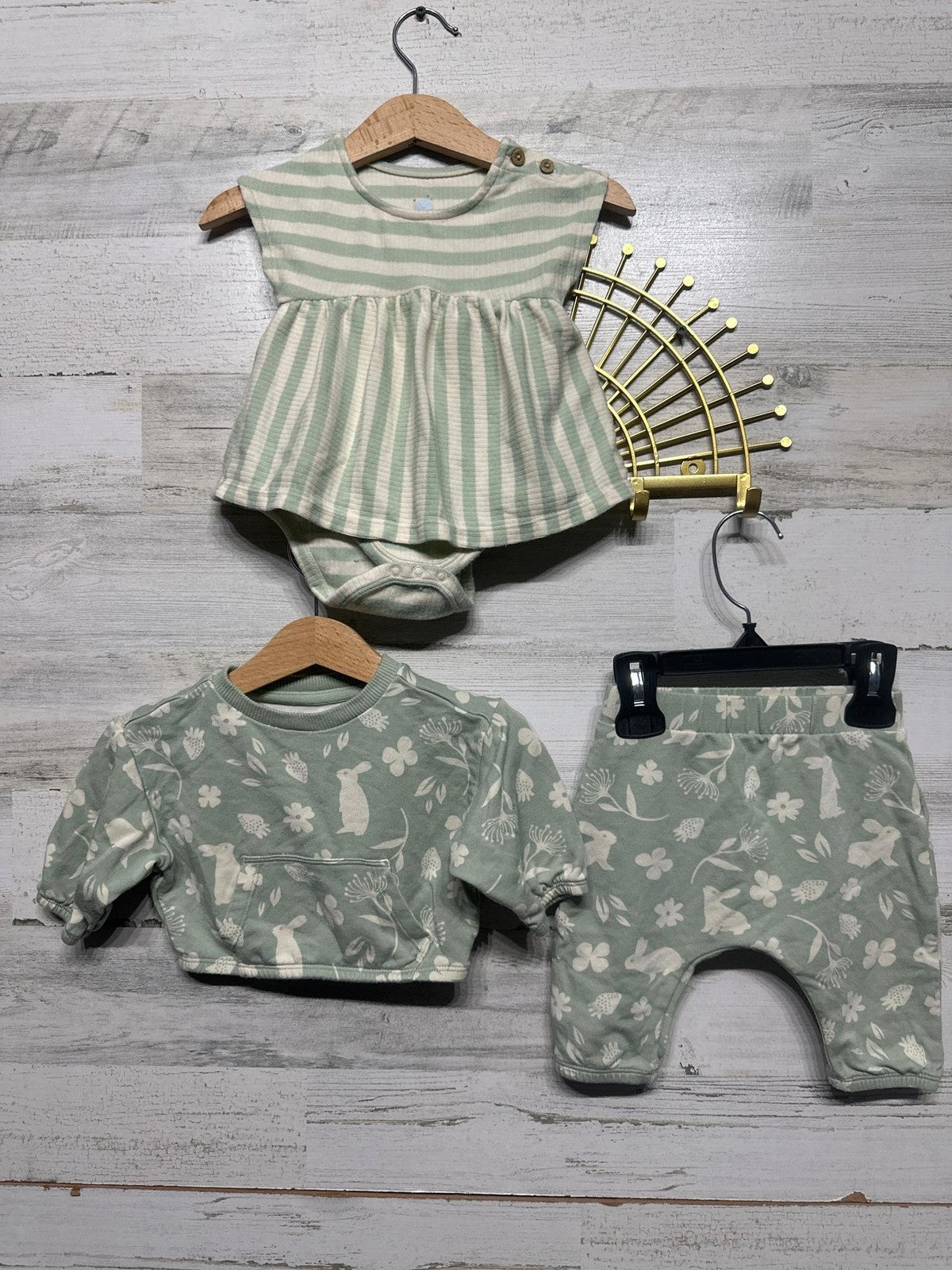 Cat & Jack Baby Outfits Girls 0-3M Green Red Floral Striped Knit EUC2