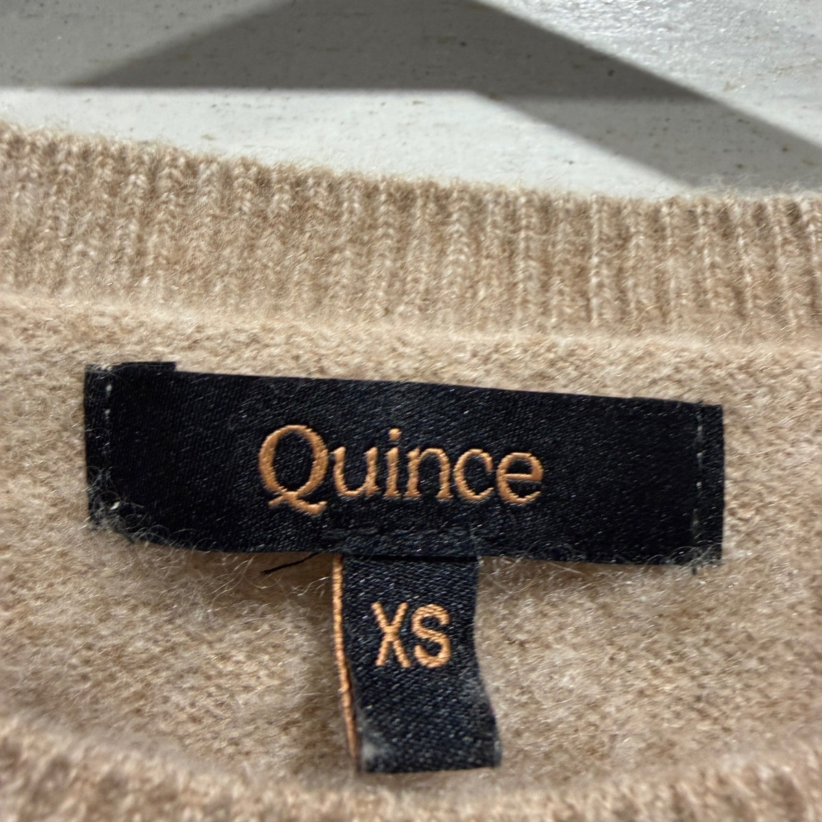 Quince Mongolian Cashmere Crewneck Sweater Women XS Tan 100% Cashmere Flawed*1
