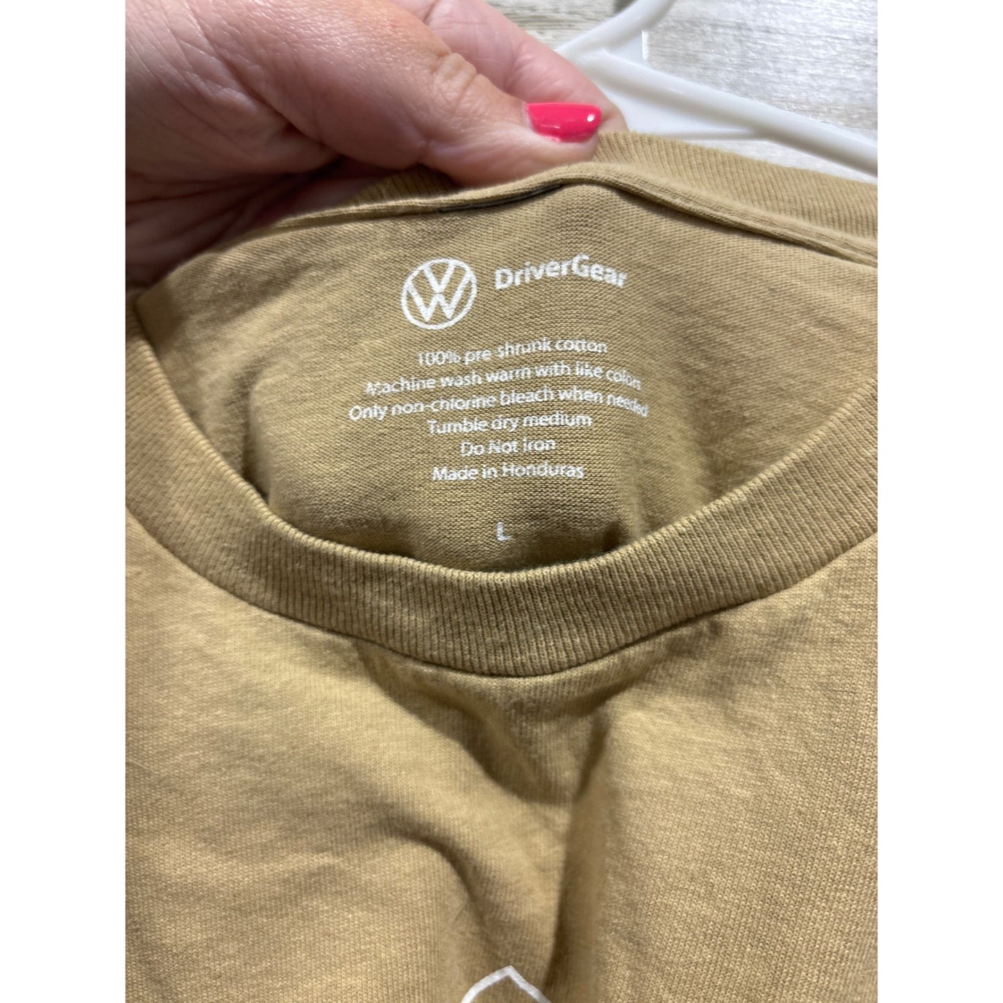 Volkswagen Wolfsburg 1949 T-Shirt Men Large Tan Graphic Tee Retro VW EUC1