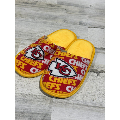 NFL Kansas City Chiefs Slippers Kids Size 5/6 Red Yellow Logo Print EUC0