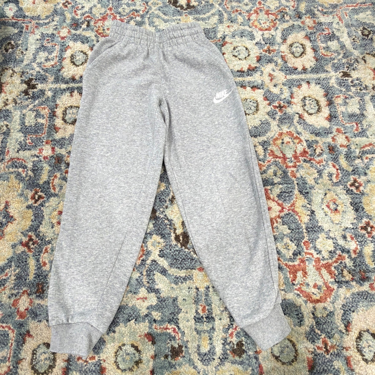 Nike Jogger Sweatpants Kids XS Gray Fleece Sportswear Club *Flawed2