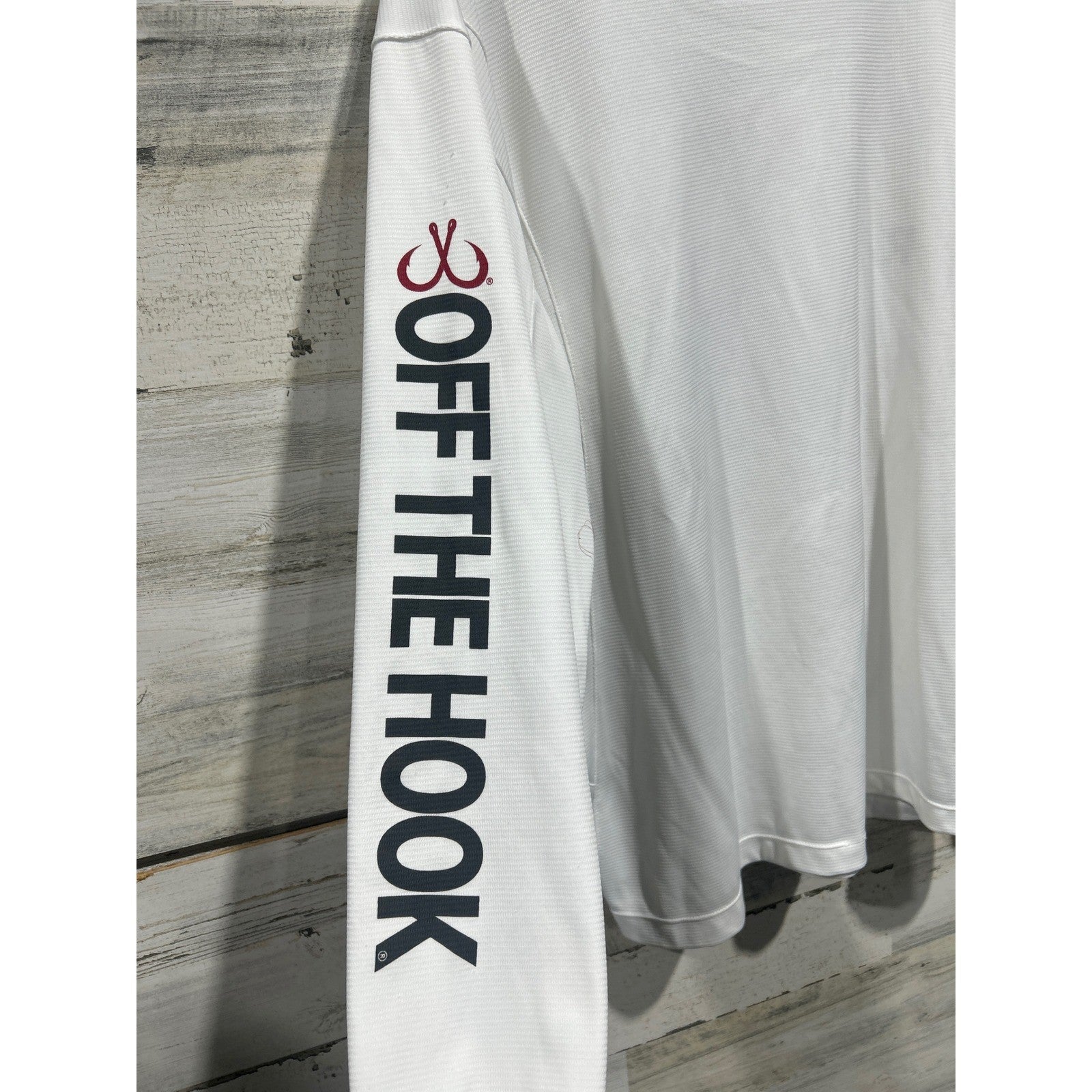 Montauk Tackle Co Fishing Shirt Men XL White Off The Hook Graphic Coastal EUC2