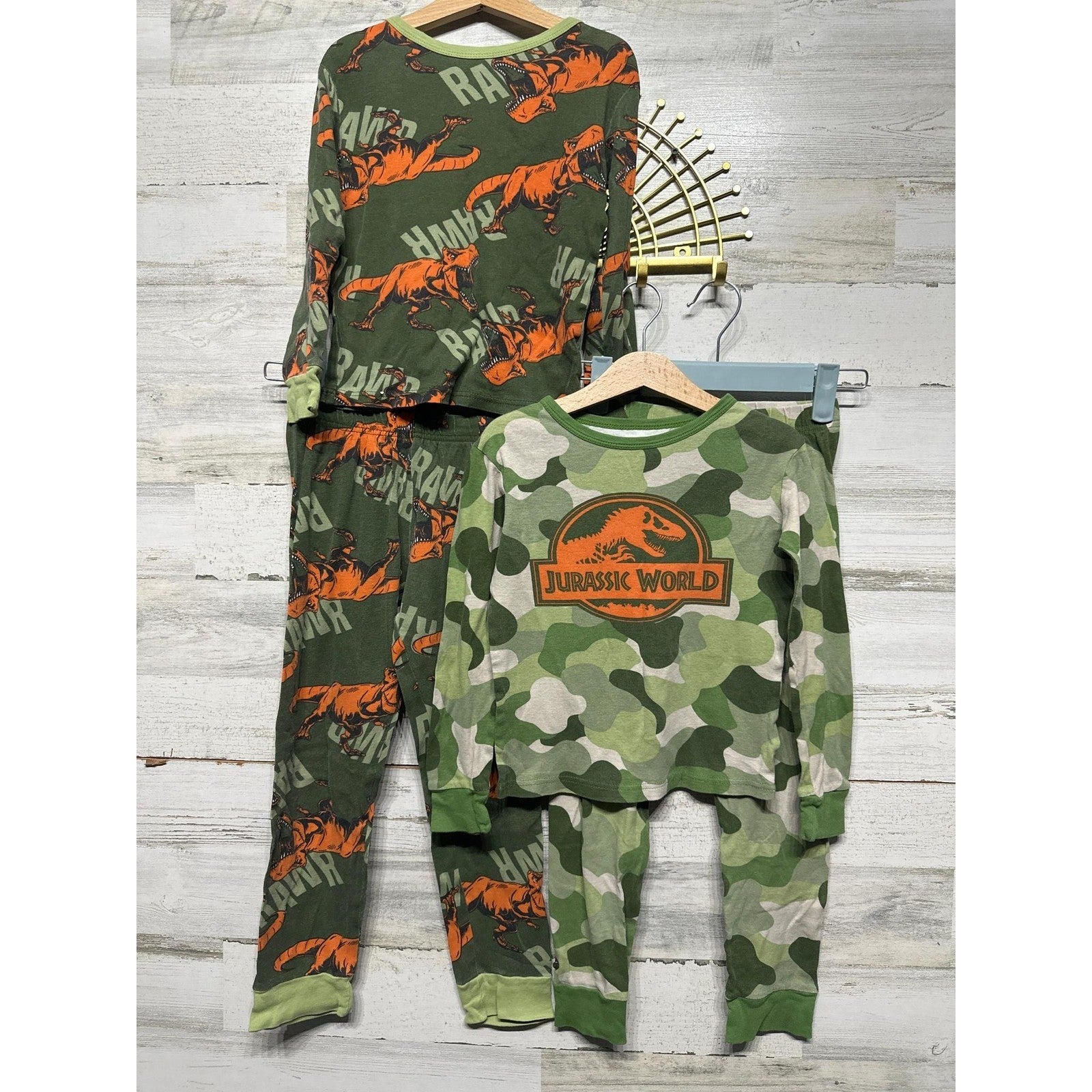 Jurassic World Pajama Sets Boys Size 8 Green Camo T-Rex Dino Boycore EUC0