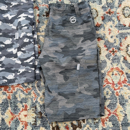 Magellan Fish Gear Shorts Boys 10 Grey Camo Performance Outdoor EUC1