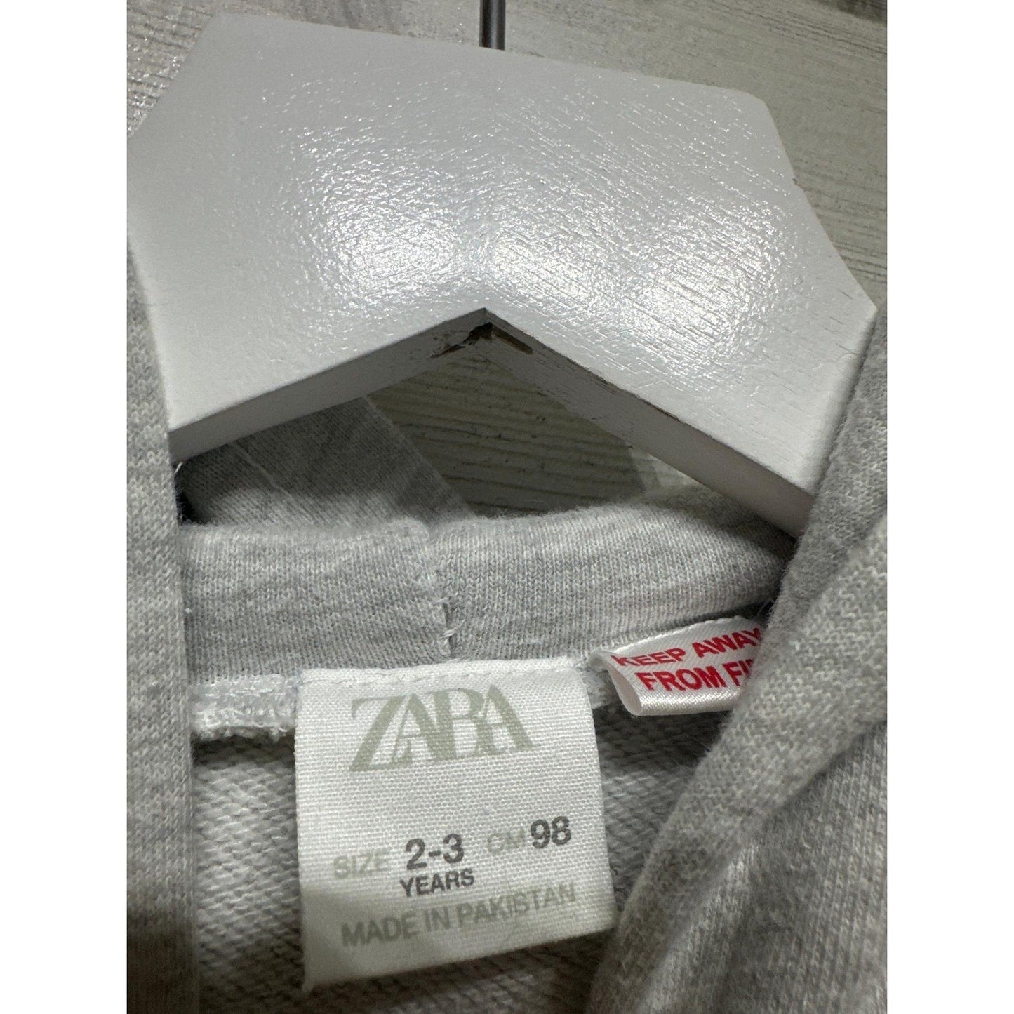 Zara Hoodie Kids Size 2-3Y Gray Weekend Feeling Graphic Pocket Sweatshirt EUC2