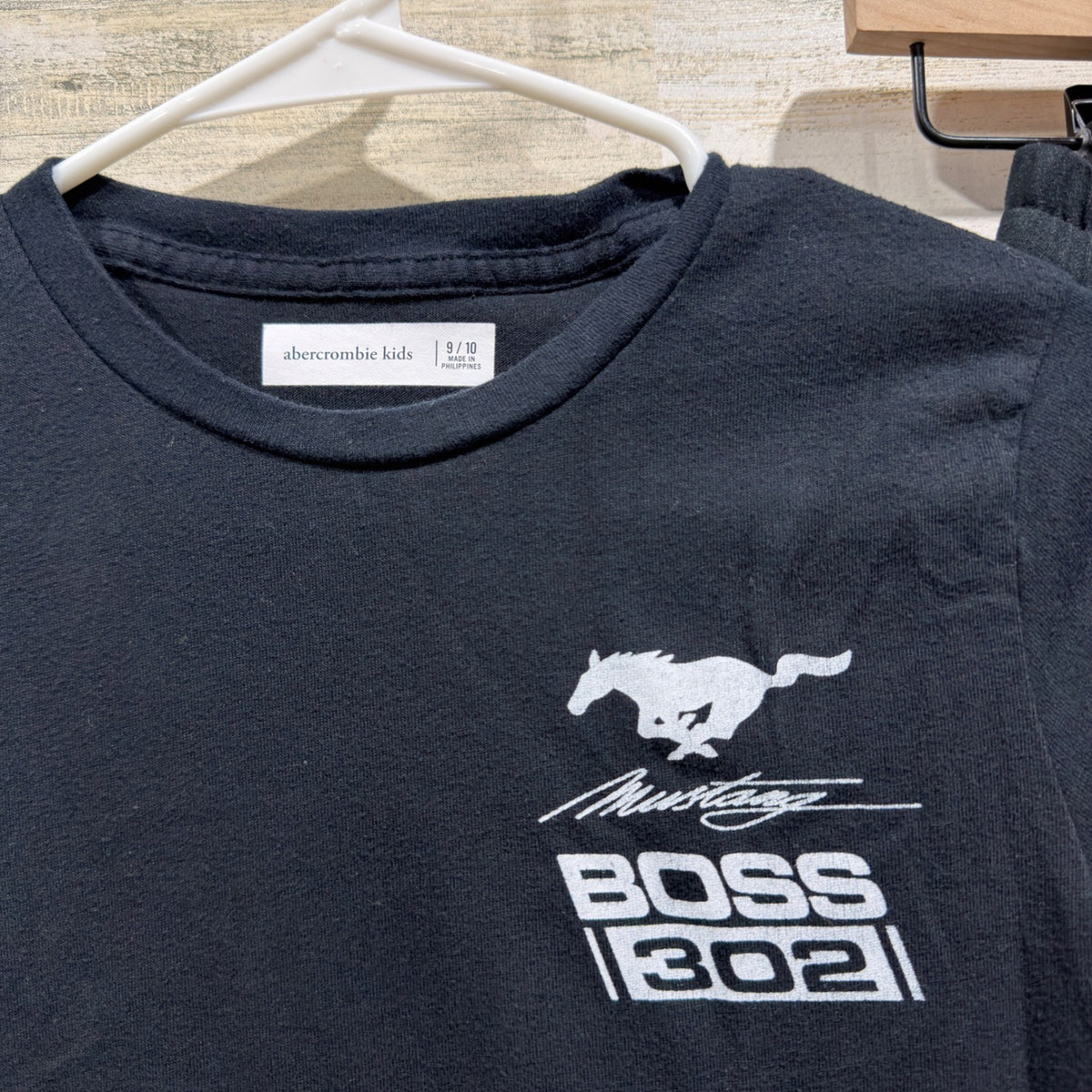Abercrombie Kids Mustang Boss 302 T-Shirt Jogger Set Boys 9/10 Black Grey3