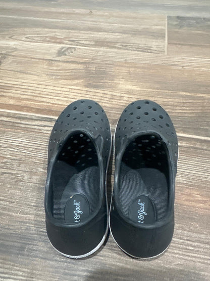 Cat & Jack Water Shoes Boys Size 8 Black Perforated Slip On2