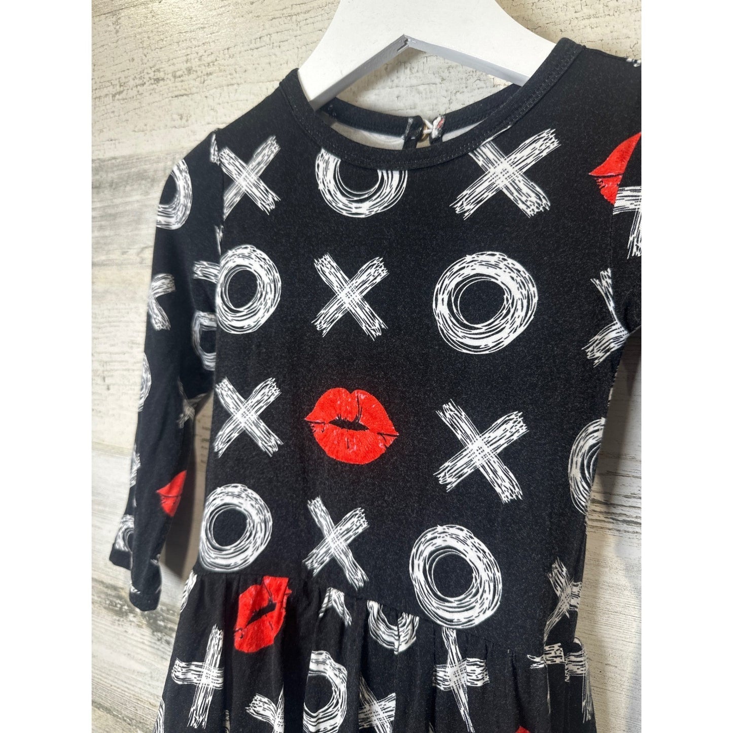 Bums and Roses Dress Bodysuit Kids 18-24M Black XOXO Lips GUC1