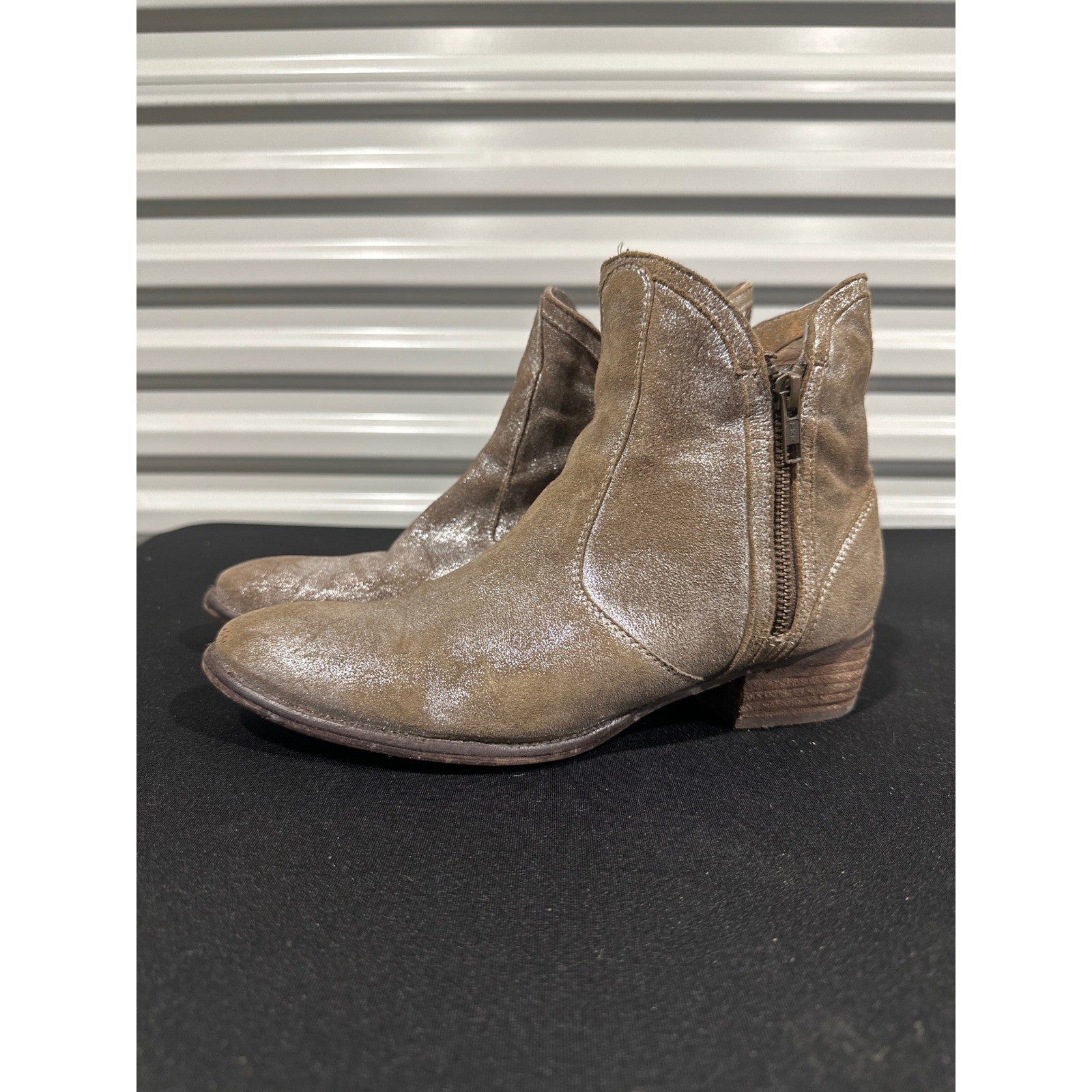 Bed Stu Gaze Ankle Boots Womens 8.5 Tan Silver Metallic Leather Side Zip0