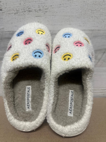 Aeropostale Slippers Women Size 5/6 White Smiley Face Fuzzy Sherpa Scuff1
