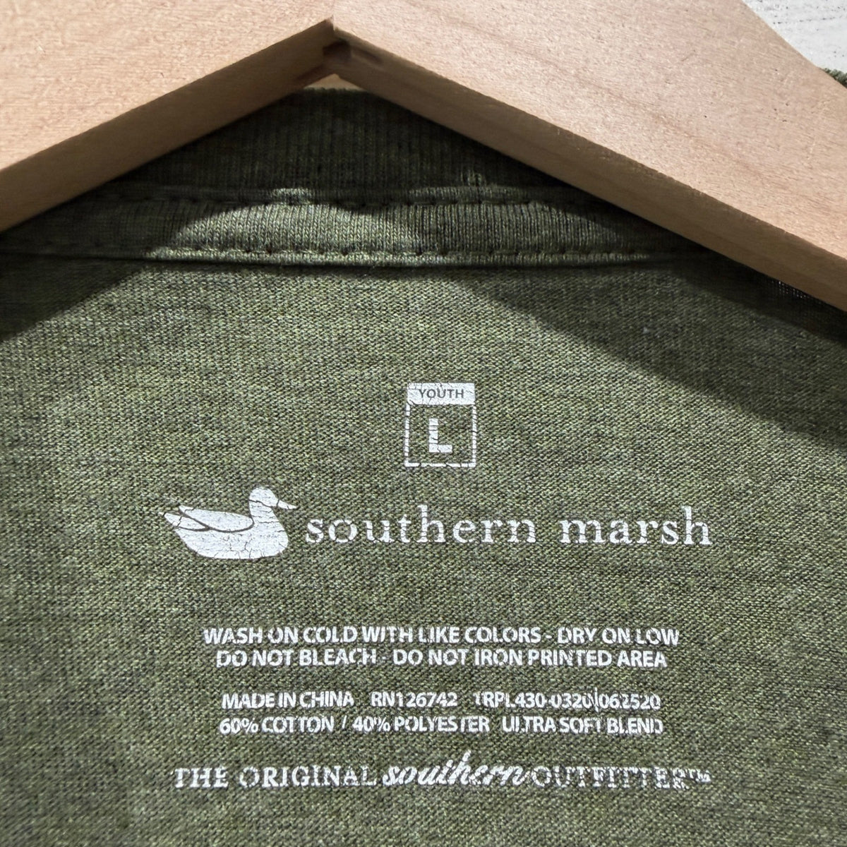 Southern Marsh Crest Graphic Pocket Tee Boys Youth Large Green Cotton Blend2