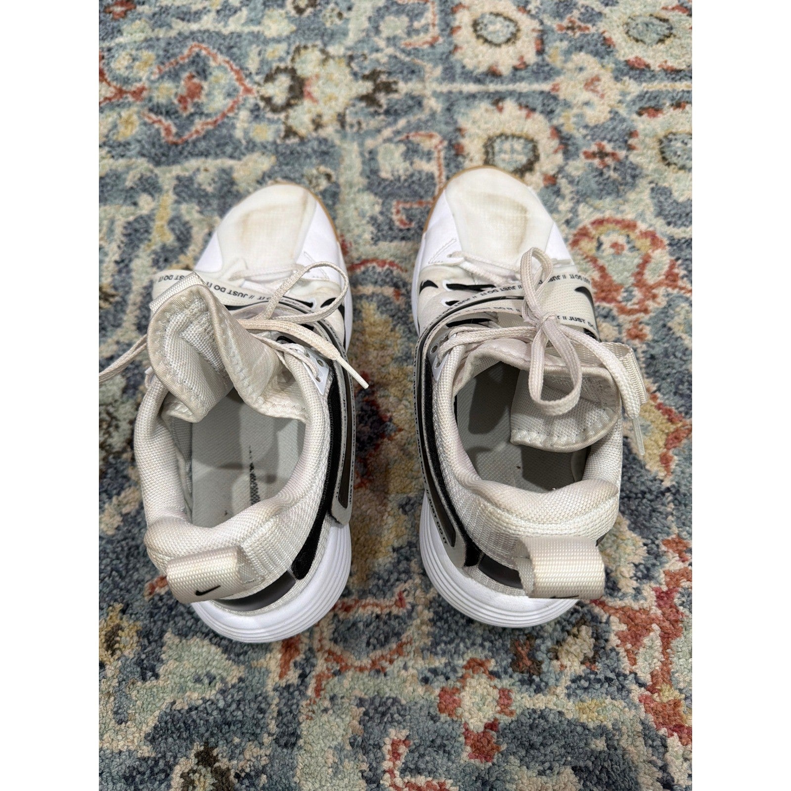 Nike React Hyperset Volleyball Shoes Women 7.5 White Black Gum Athletic3