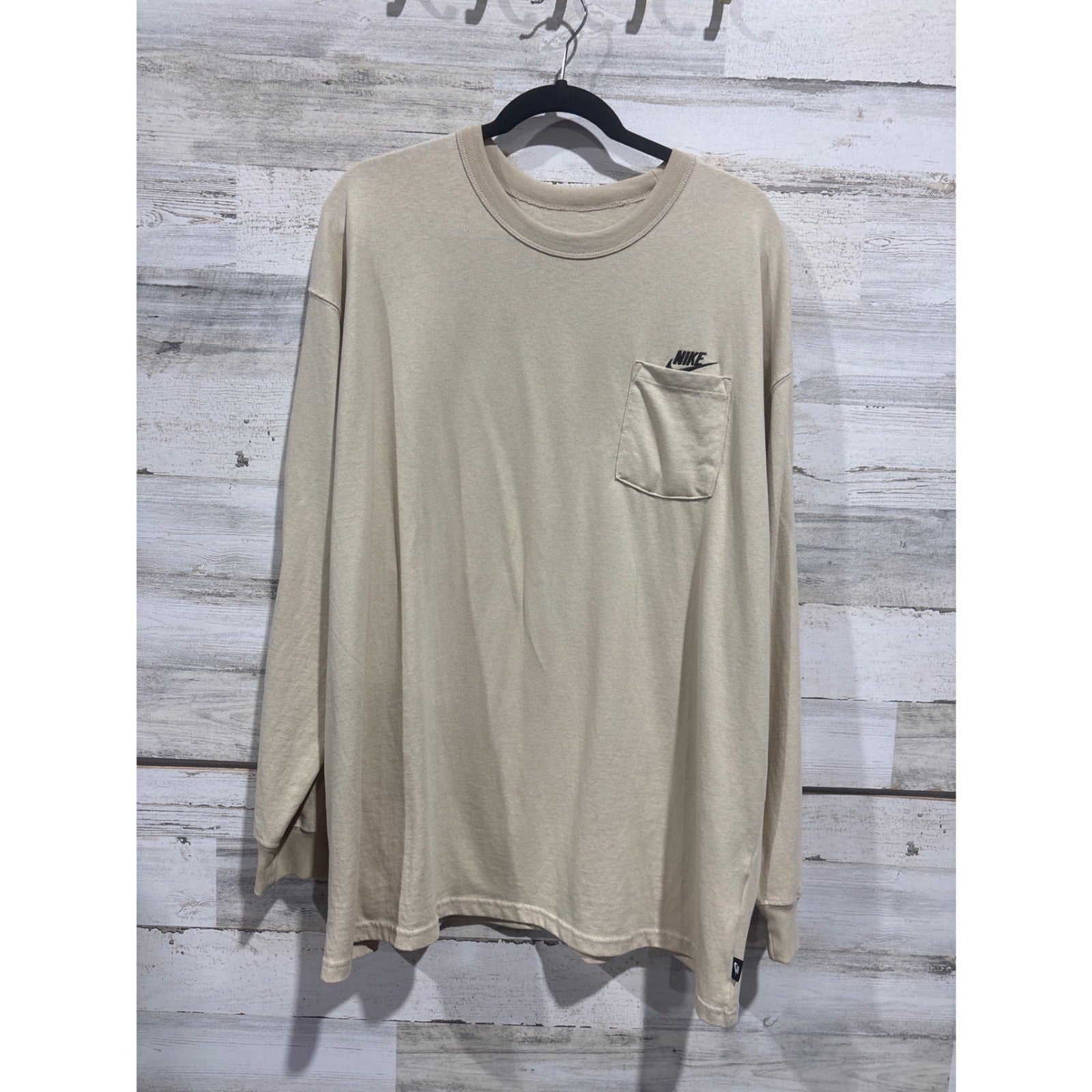 Nike Long Sleeve Shirt Mens XXL Tan Loose Fit Pocket Tee Sportswear EUC0