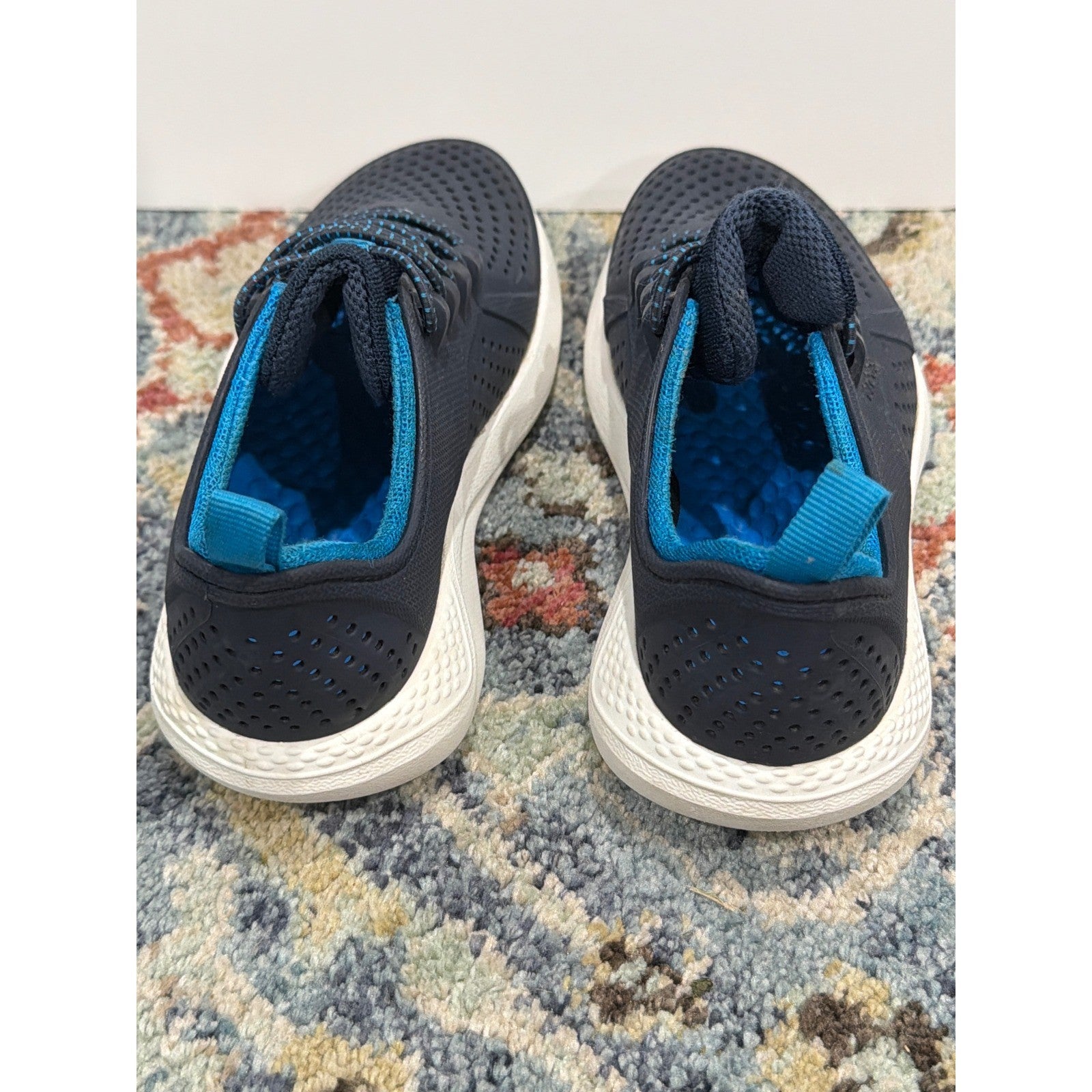 Crocs LiteRide Pacer Sneaker Boys J1 Navy Blue Perforated Sporty3
