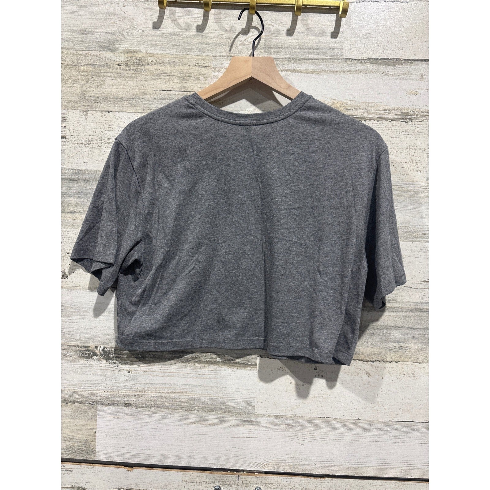Fabletics Cropped Shirt Womens Medium Gray Rainbow Stripe Retro Athleisure EUC2
