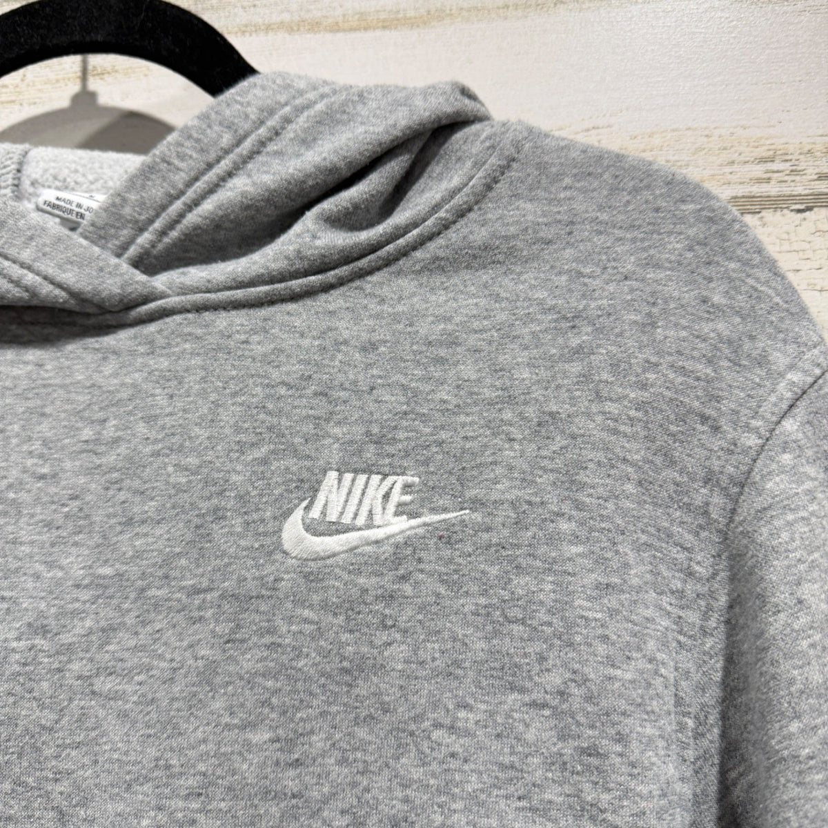 Nike Hoodie Boys Medium (Fits 6/7) Grey Embroidered Logo Fleece Sportswear EUC1