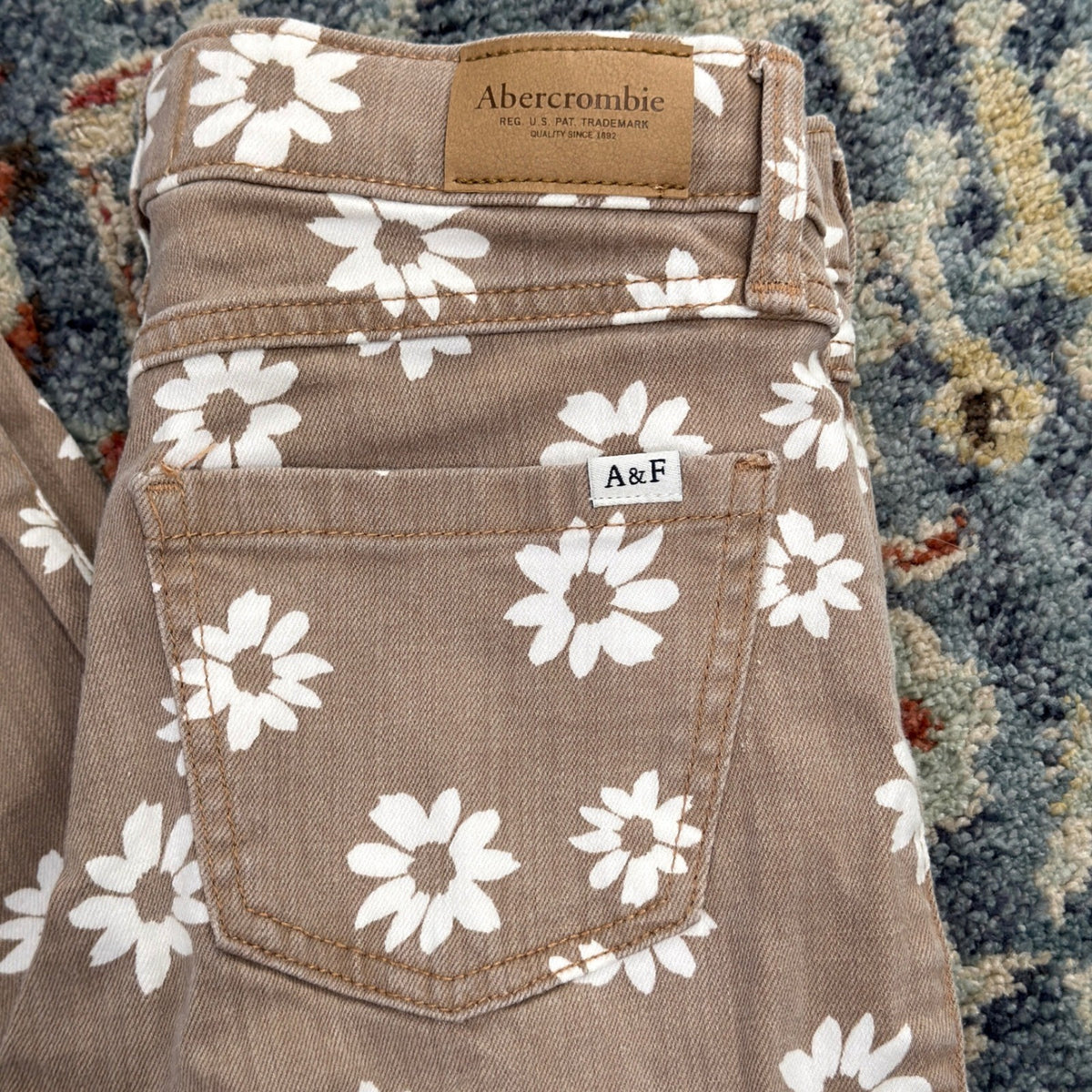 Abercrombie Kids High Rise Mini Mom Jeans Girls 11/12 Brown Daisy Floral EUC1