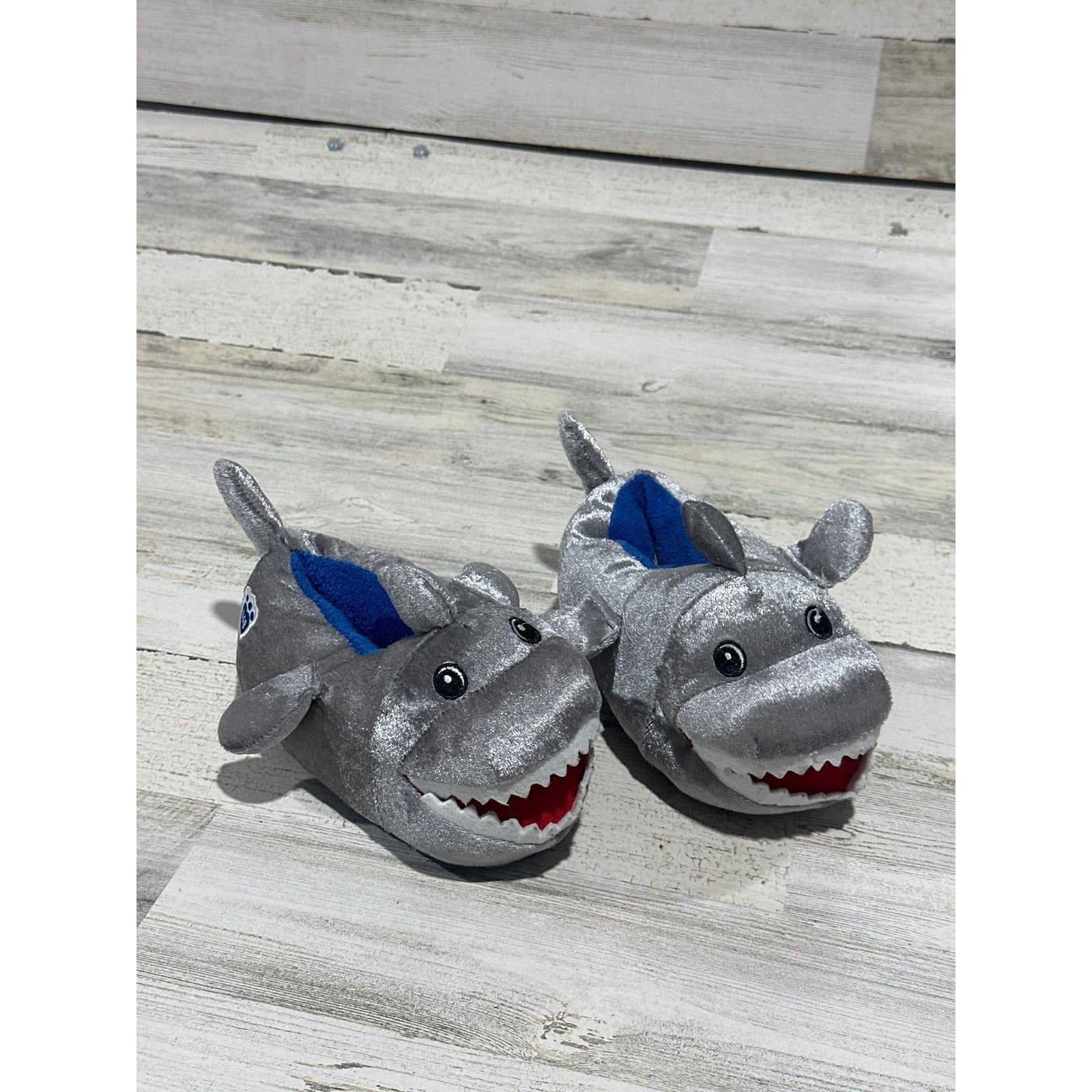 Build A Bear Shark Slippers Boys 11-12 Grey Metallic Plush Animal EUC0