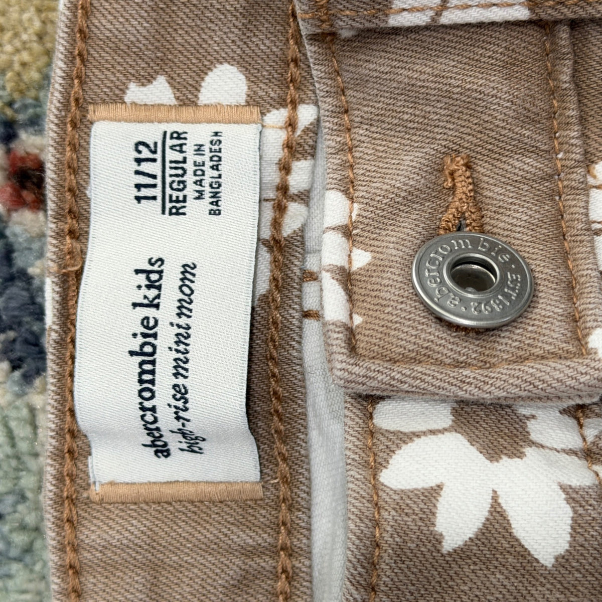 Abercrombie Kids High Rise Mini Mom Jeans Girls 11/12 Brown Daisy Floral EUC3