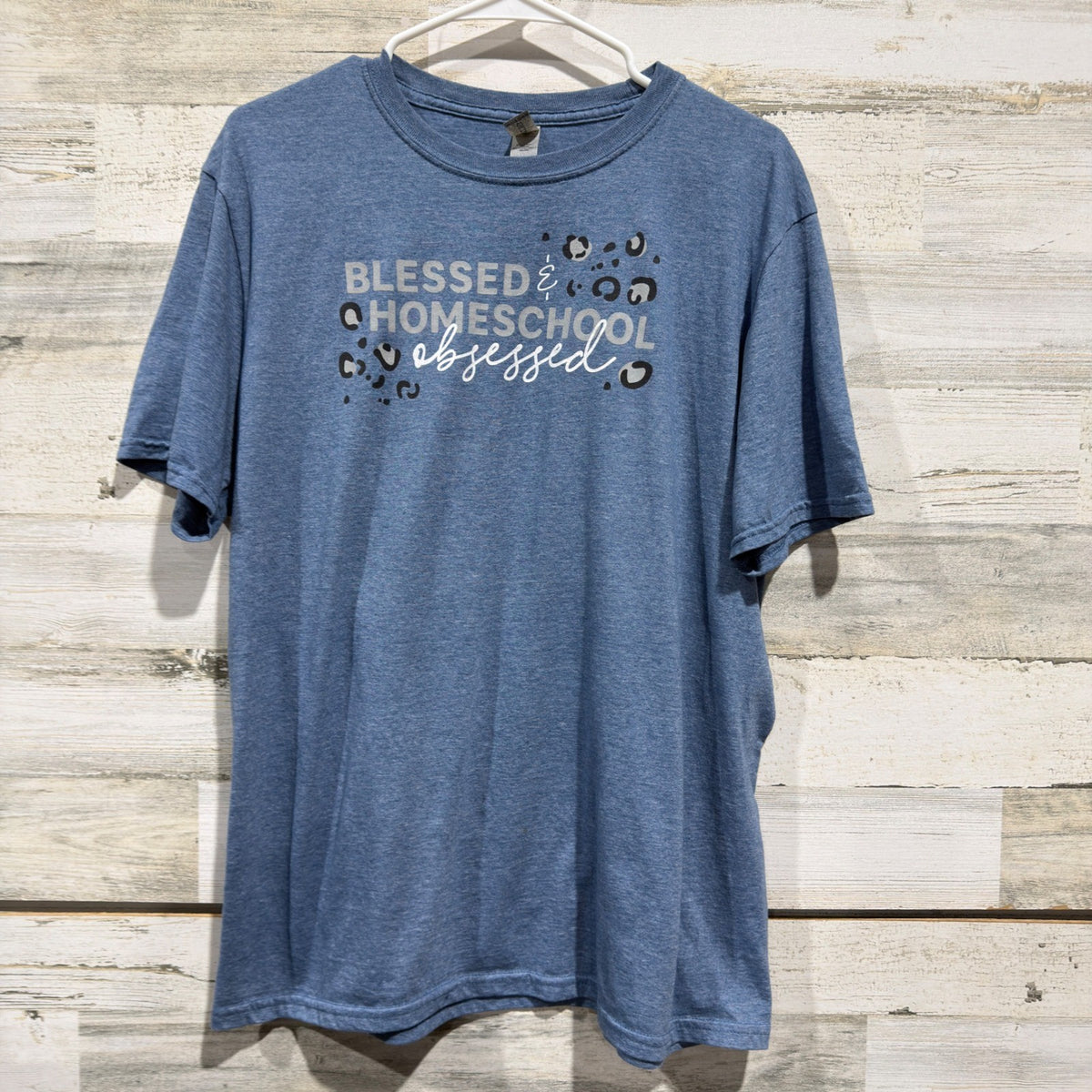 Gildan Graphic Tee Women Large Blue Blessed Homeschool Obsessed Momcore *Flawed0