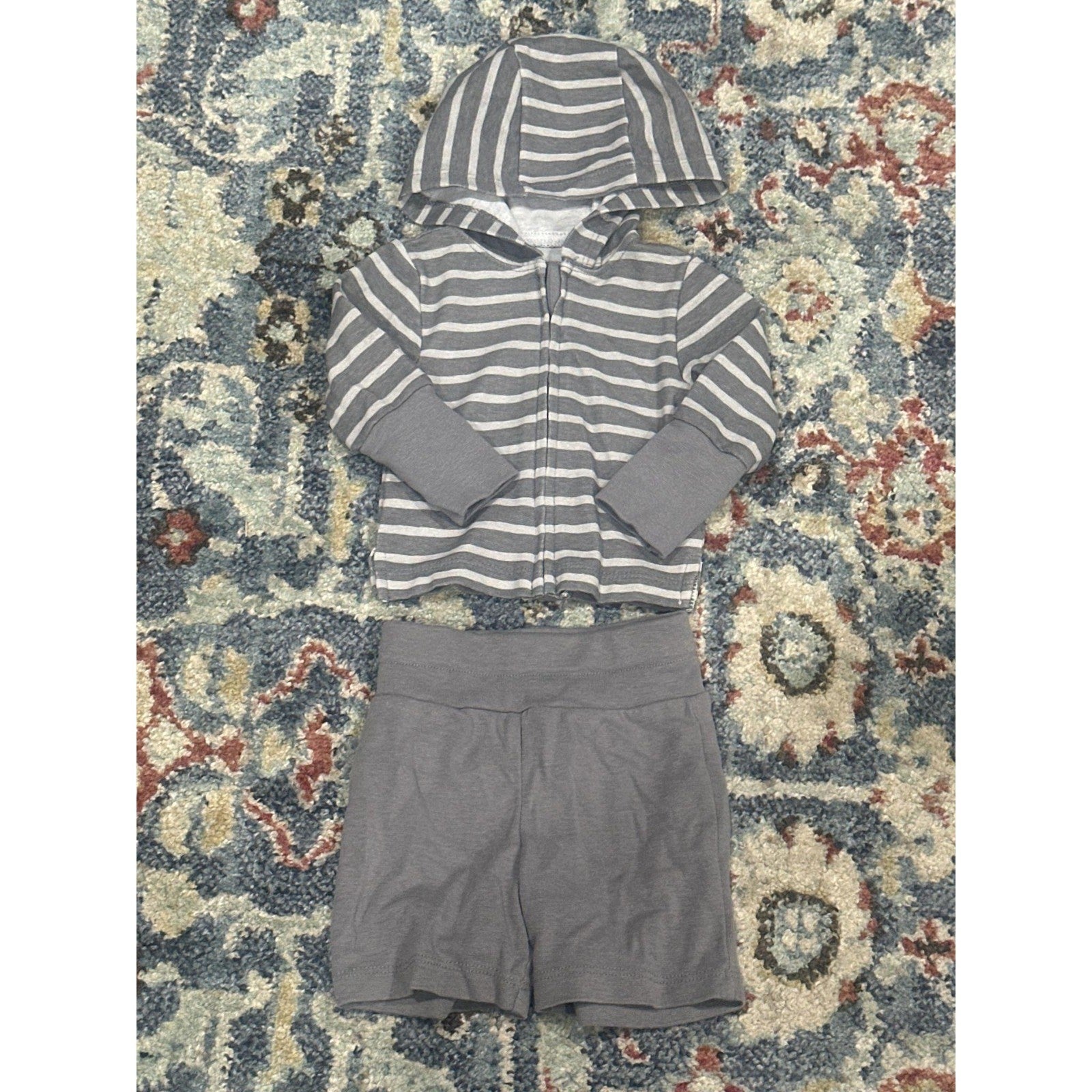 Hanes Hoodie Shorts Set Boys 0-6M Gray Striped Ultimate Baby Flexy EUC0