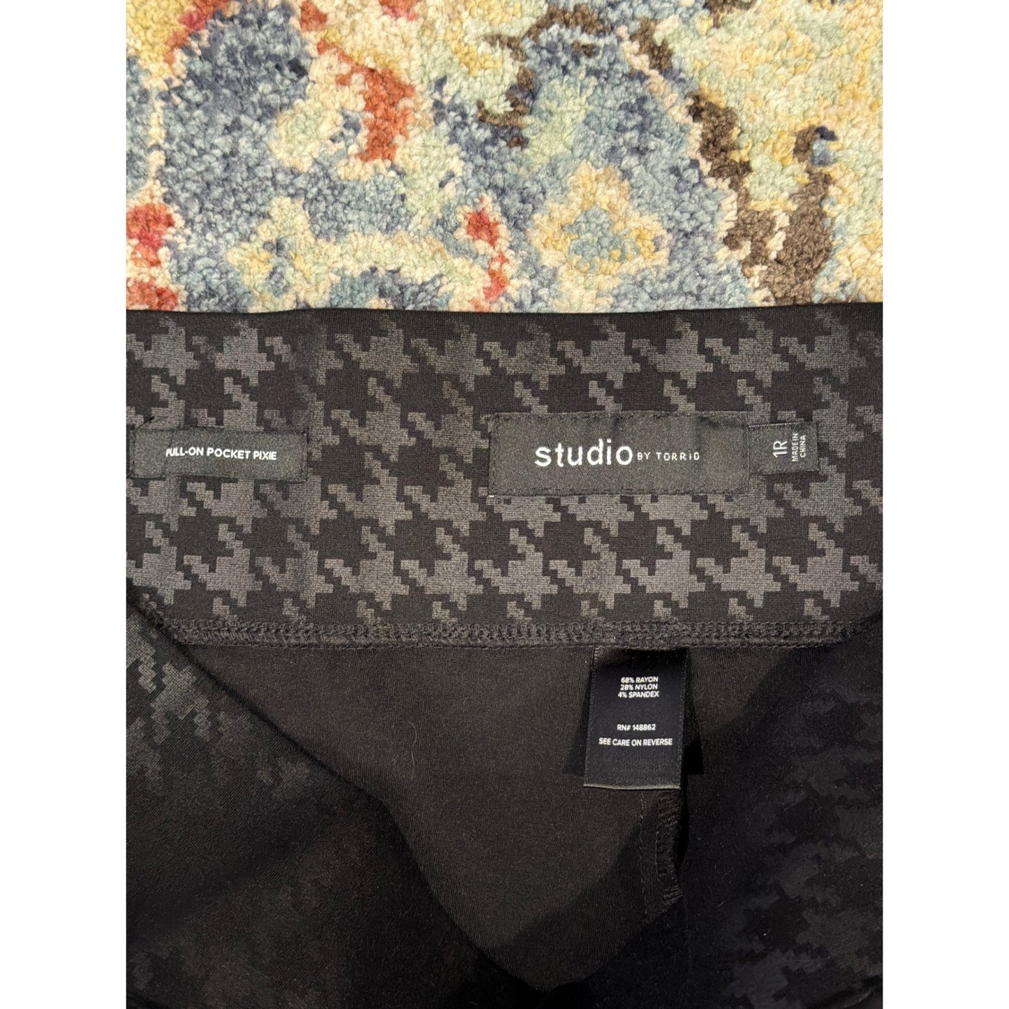 Torrid Pixie Pants Women 1R Black Houndstooth Tummy Control Work EUC2