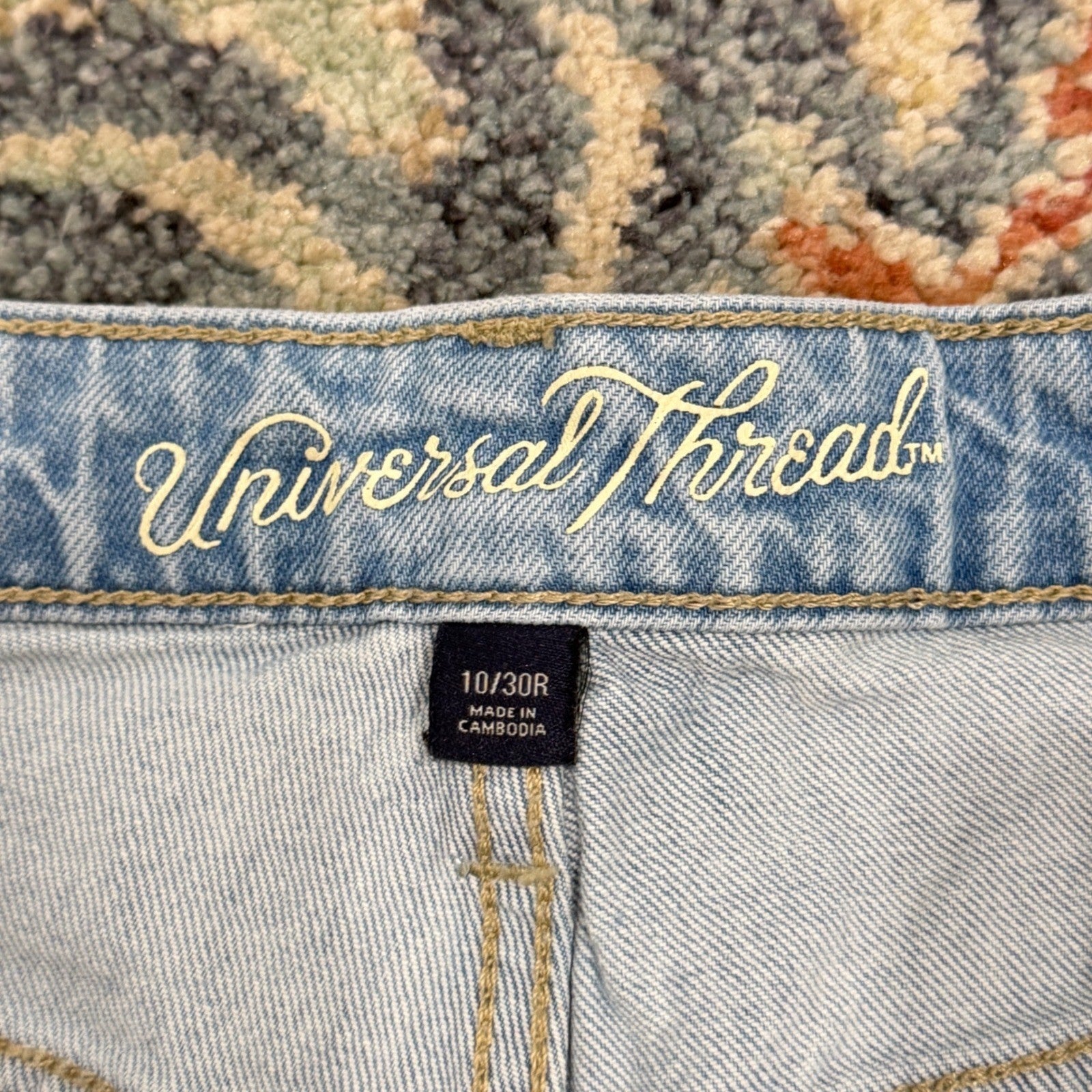 Universal Thread Denim Shorts Women 10 Light Blue Distressed High Rise EUC1