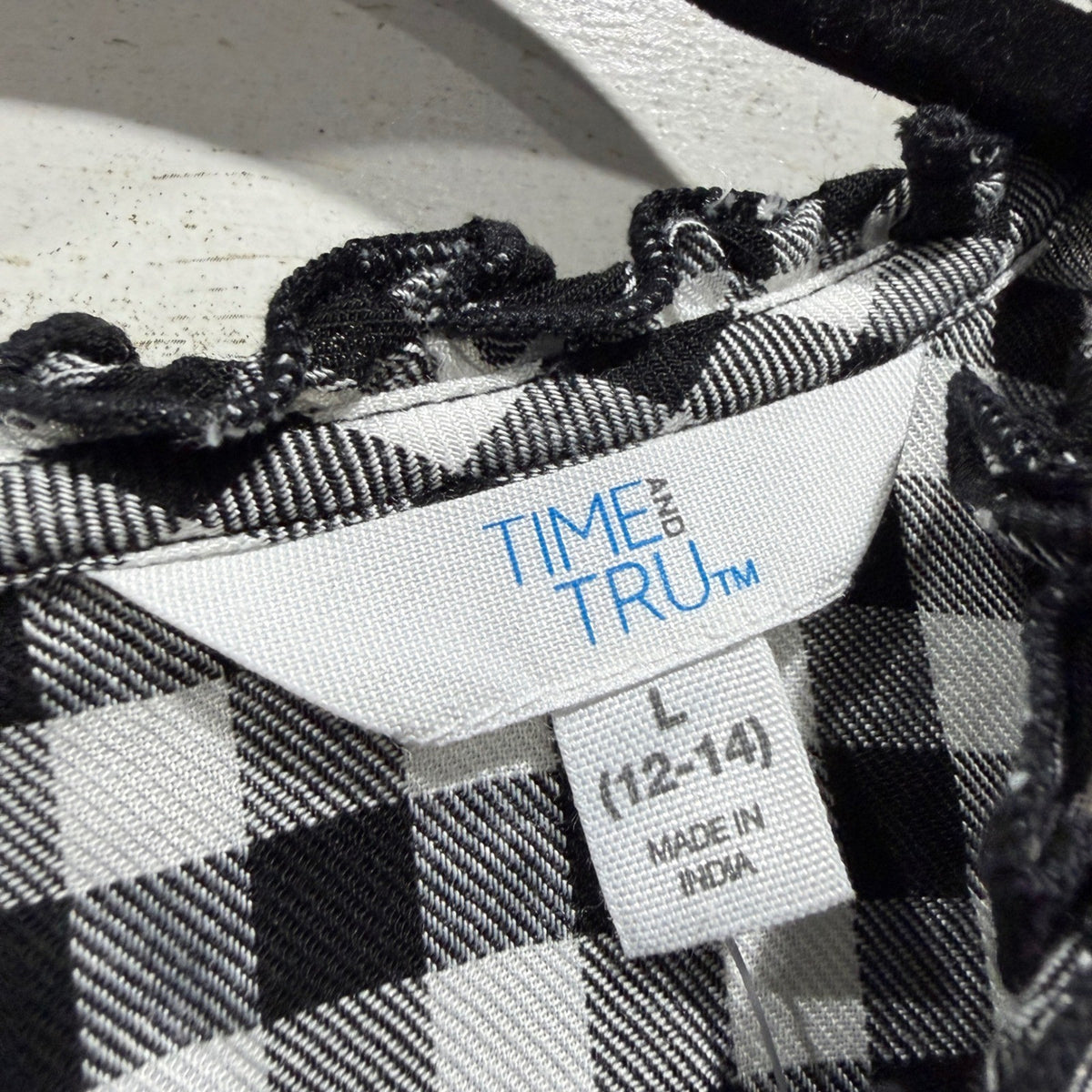 Time and Tru Flutter Top Women Size L 12-14 Black White Gingham Viscose Boho1