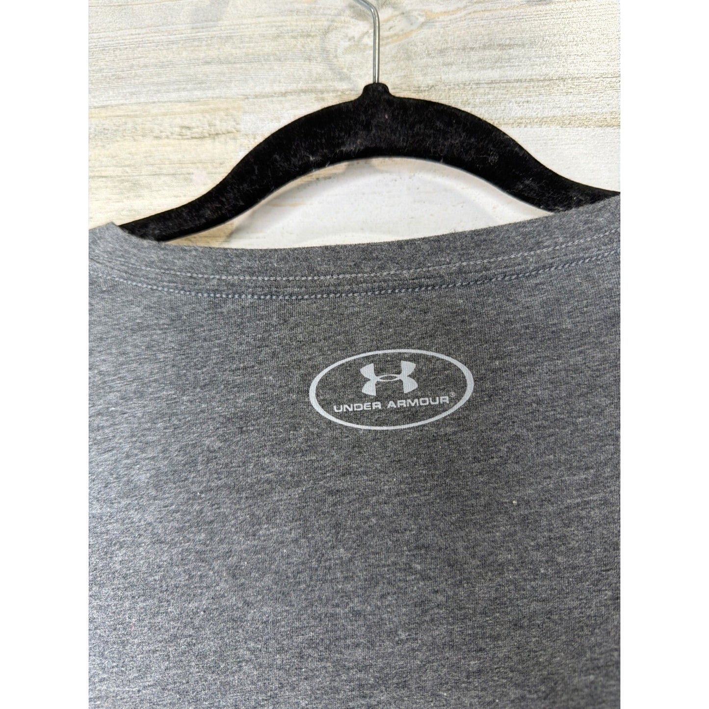 Under Armour V-Neck Shirt Mens 2XL Gray Charged HeatGear Loose EUC5