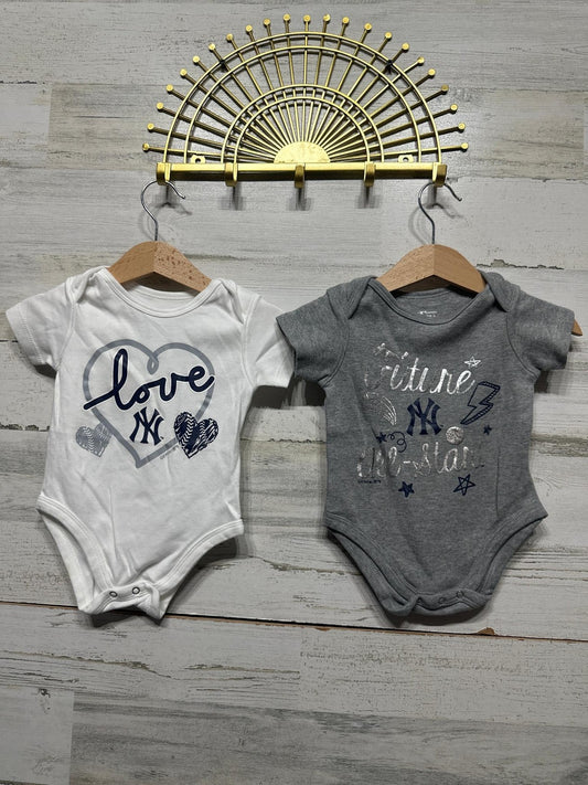 Gen2 MLB New York Yankees Bodysuit Set Baby 3-6M Gray White Graphic 2pk EUC0