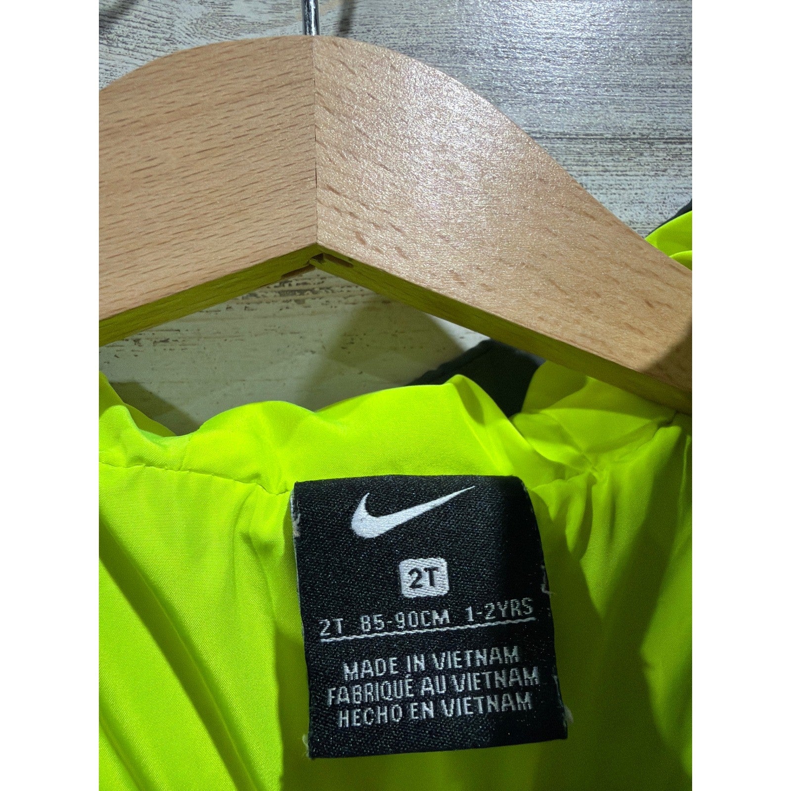 Nike Puffer Jacket Boys 2T Grey Volt Green Hooded Quilted Sportswear EUC5