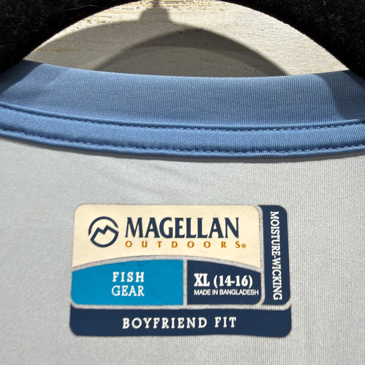 Magellan Outdoors Fishing Shirt Girls XL Blue Green Pink Ombre *Flawed4