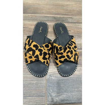 Qupid Slides Women Size 8 Leopard Print Studded Criss Cross Sandals EUC0