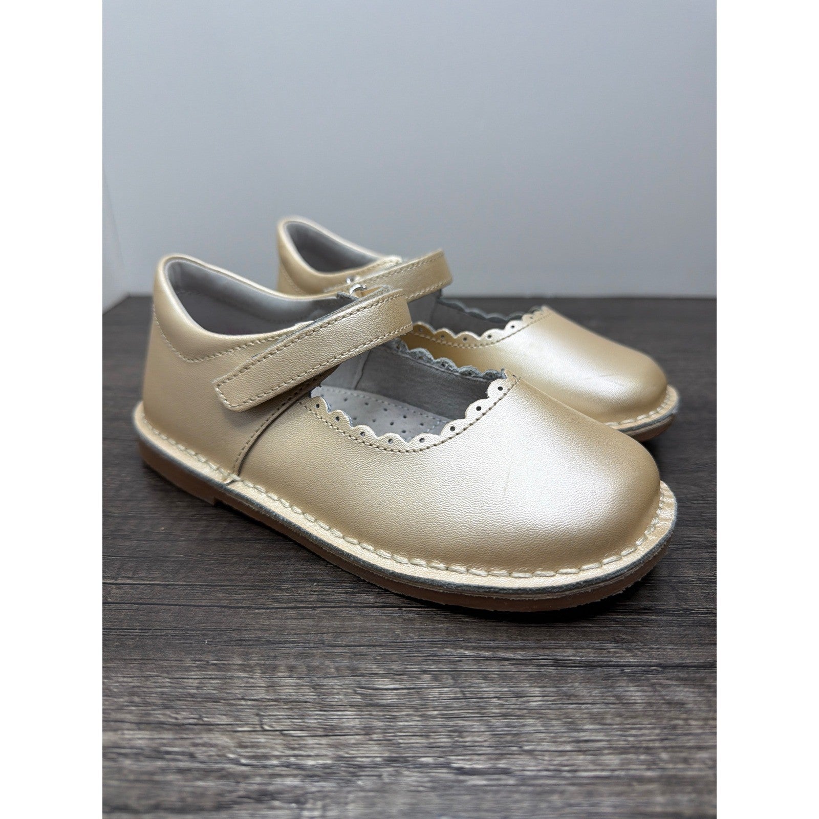 L'Amour Mary Jane Shoes Girls Size 13 Gold Scalloped Metallic Dressy GUC*0