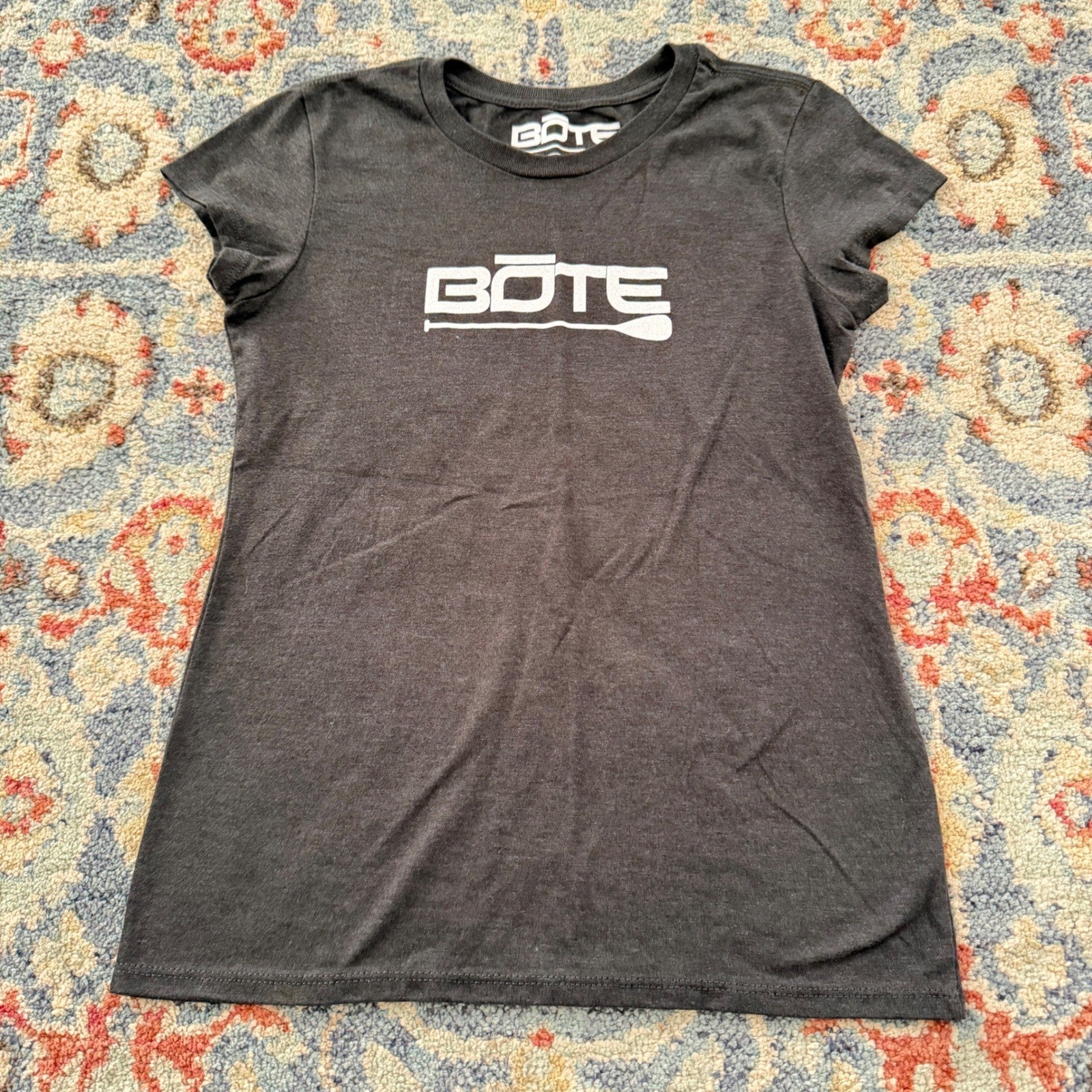 Bote Graphic T-Shirt Girls Medium Gray Paddle Board Surf Outdoor EUC0