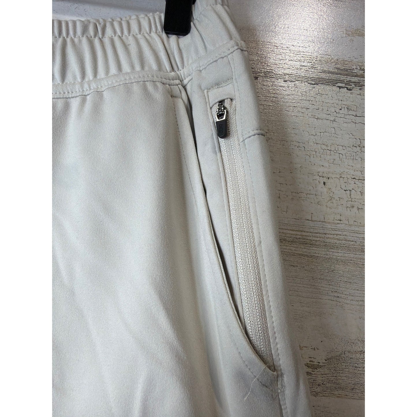 BCG Athletic Shorts Mens M Khaki Zipper Pocket Performance Gorpcore EUC2