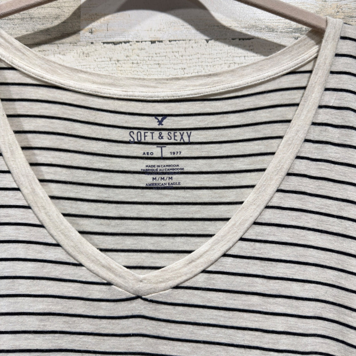 American Eagle Soft & Sexy Top Women Medium Cream Black Striped V-Neck EUC1