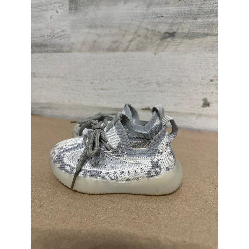 Knit Fashion Sneakers Fit Like Toddler Size 5 Grey Patterned Streetwear3