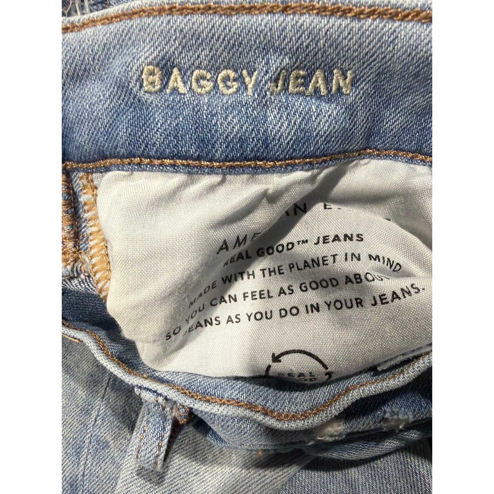 American Eagle Baggy Jean Women 4 Regular Light Wash Distressed Denim GUC4