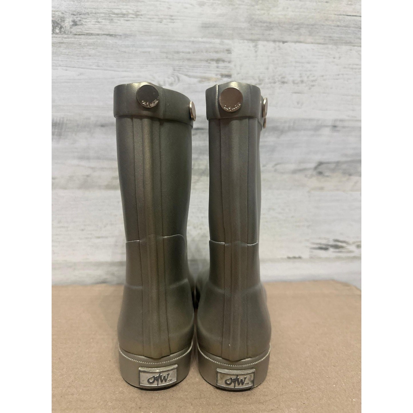 Oil and Water Rain Boots Girls Size 1 Youth Gold Metallic Rubber Studded EUC3