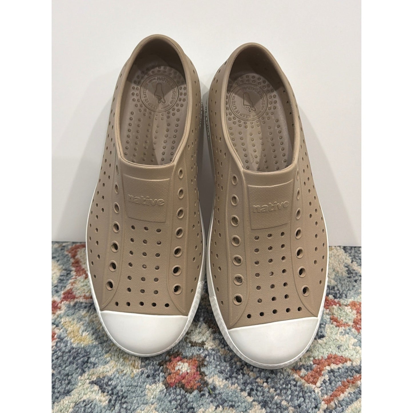 Native Jefferson Shoes Kids J4 Youth Tan Water Friendly Gorpcore EUC2