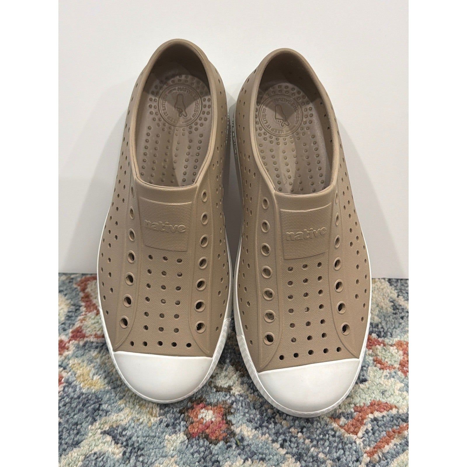 Native Jefferson Shoes Kids J4 Youth Tan Water Friendly Gorpcore EUC2