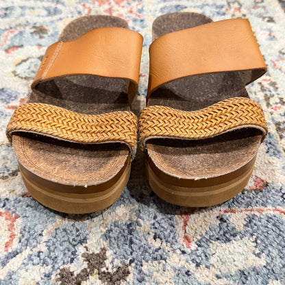 Reef Cushion Vista Hi Sandals Girls 5 Tan Woven Platform Slide Boho EUC3