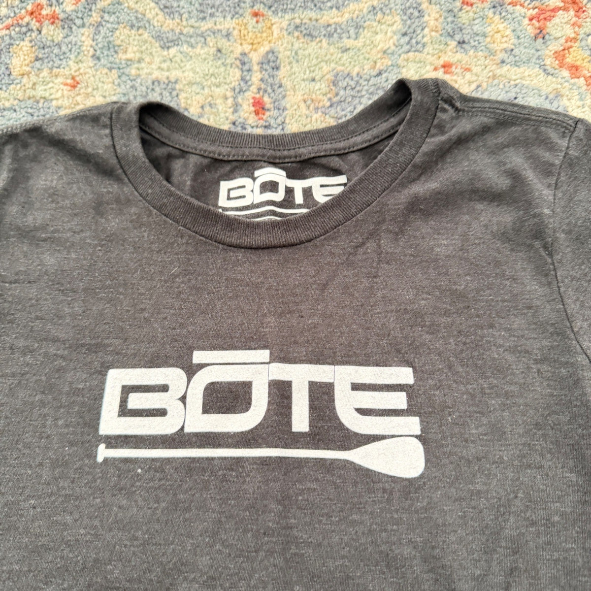 Bote Graphic T-Shirt Girls Medium Gray Paddle Board Surf Outdoor EUC1